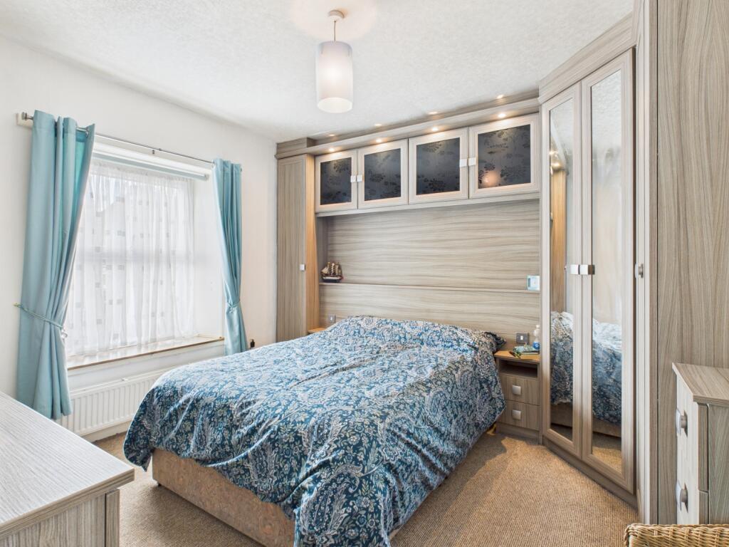 CAM03729G0-PR0107-STILL003