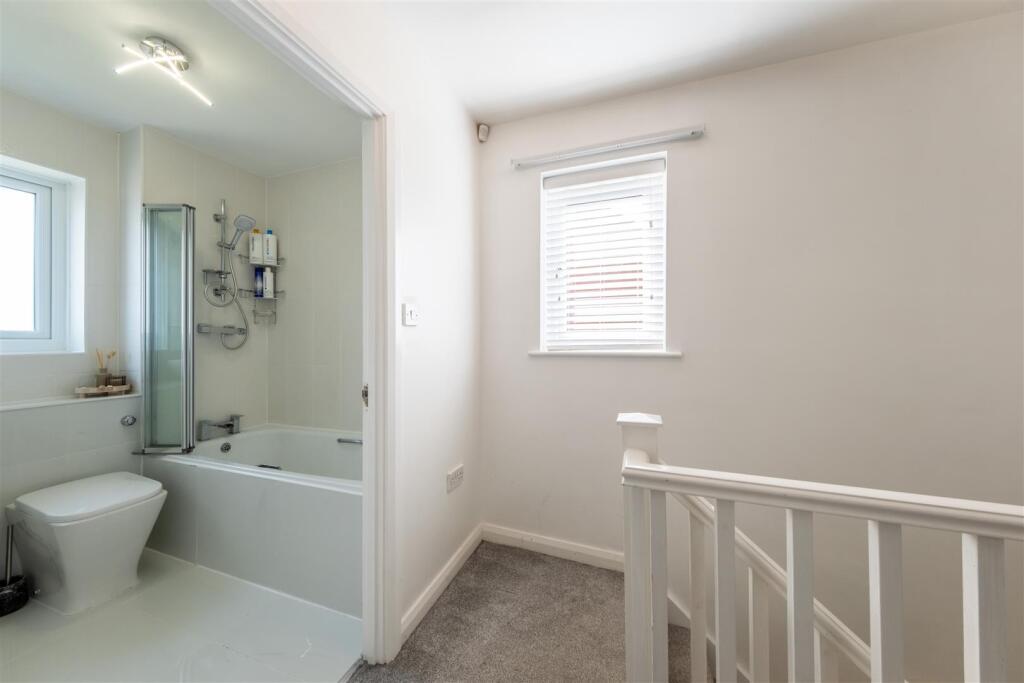 9 Simmonds Close-023.JPG
