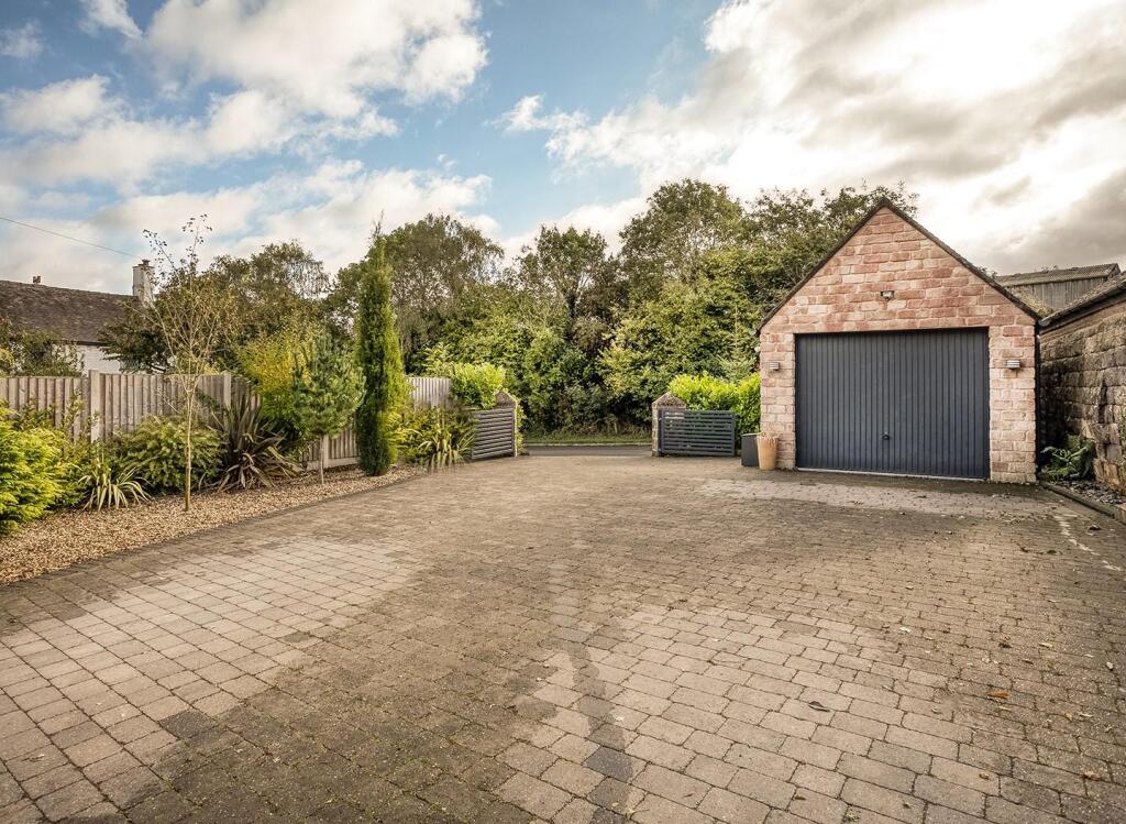 Detached Garage