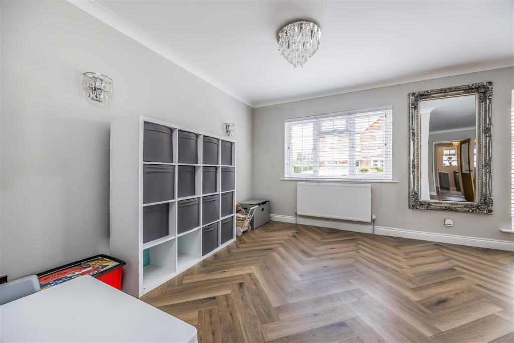 53 Fourth Avenue, Havant-Small-PorticoMarketing-So