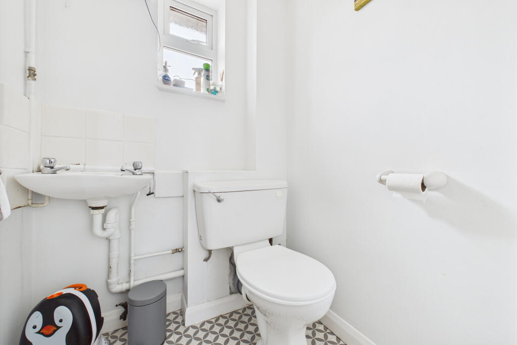 CAM05454G0-PR0038-STILL015