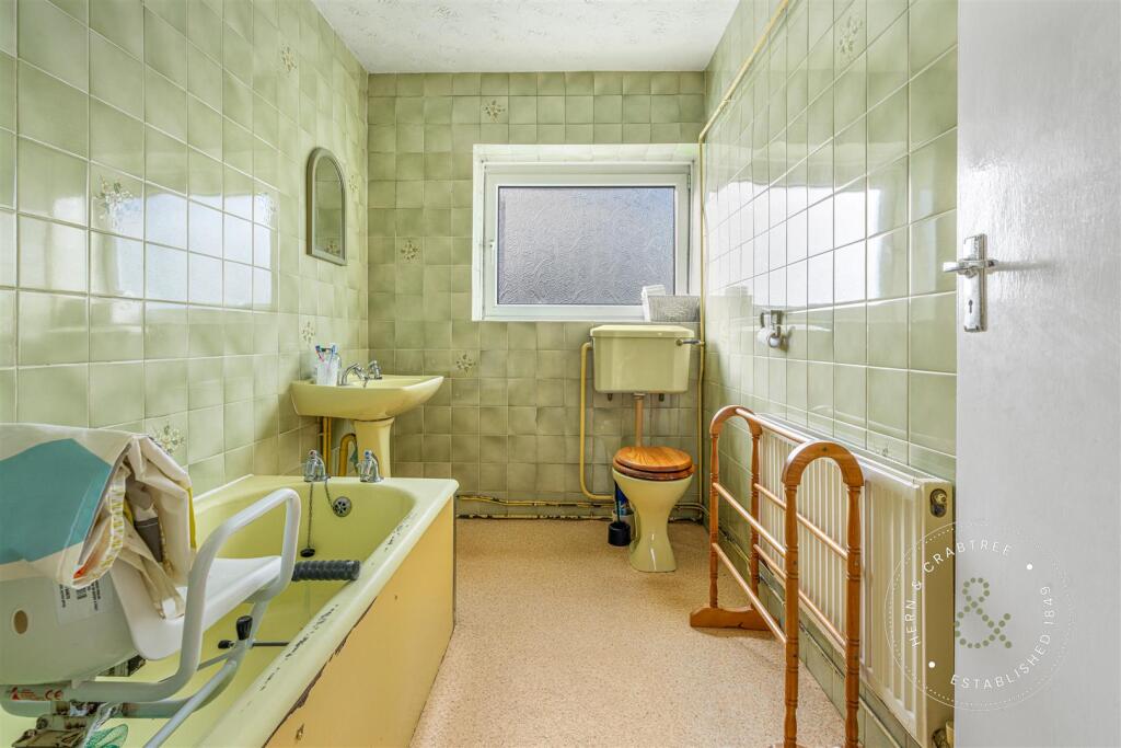 Station Road, Hern Crabtree (11).jpg