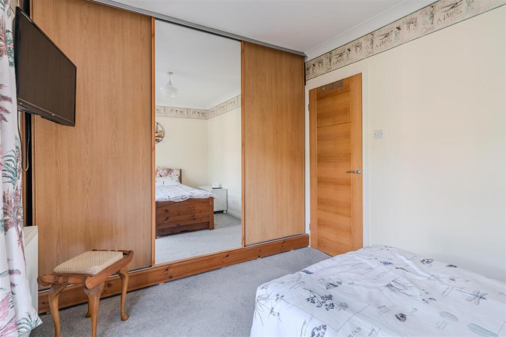 Bedroom 2-2.jpg