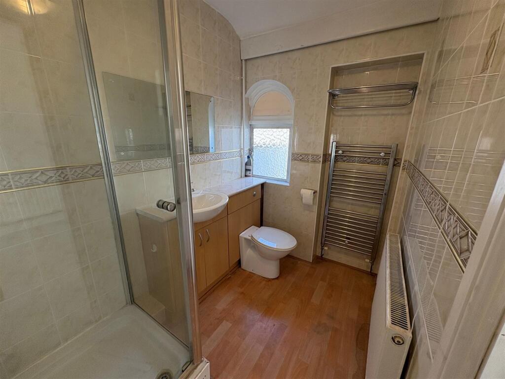 Shower Room a.jpg