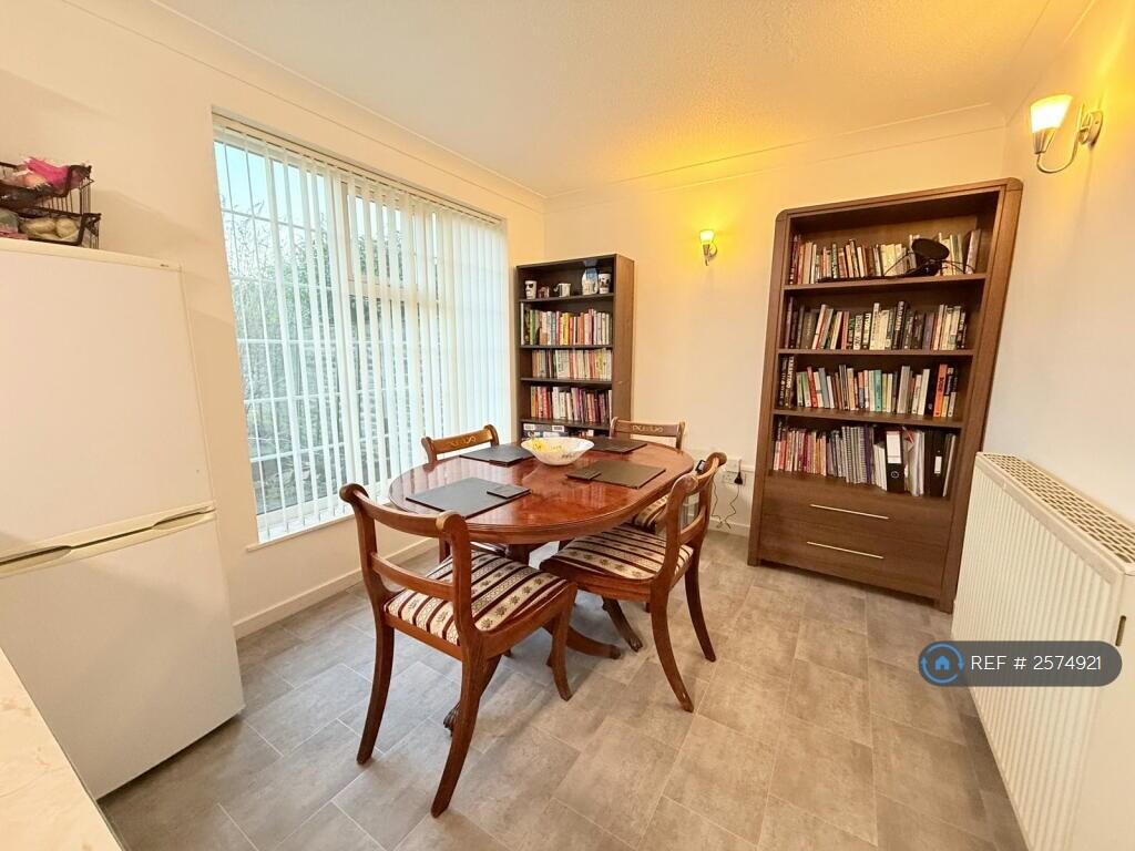 Kitchen &amp; Dining