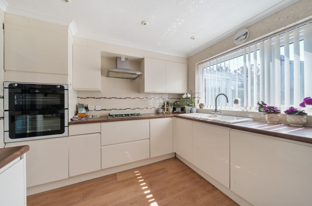 1300693-23-684998...