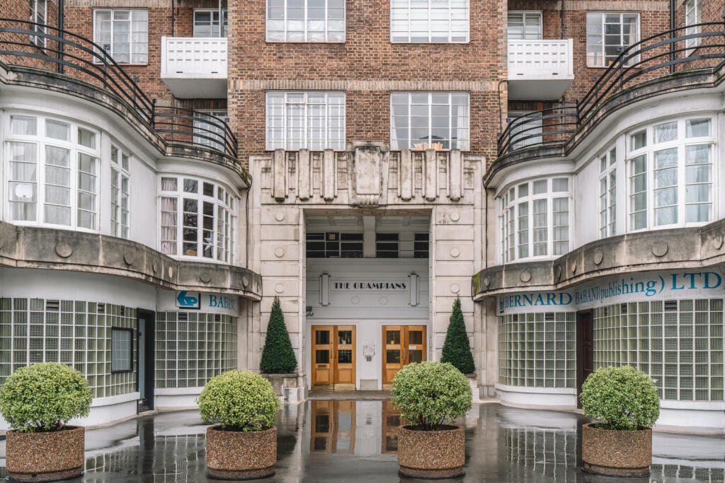 256569 - 144TheGrampians_HighRes-03.jpg