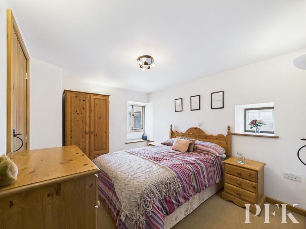 Low Fold Barn - Bedroom 1