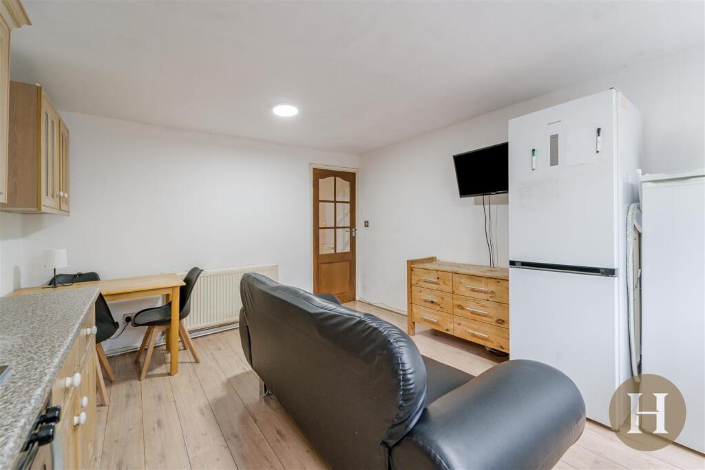 Hadleigh Estate Agents-3.jpg