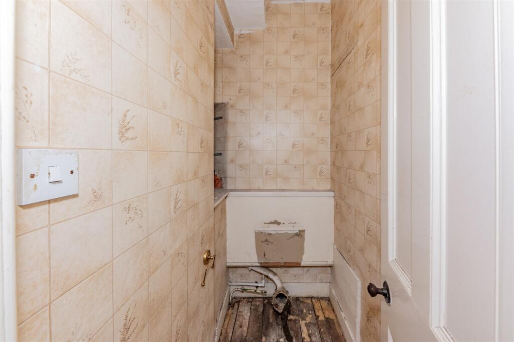 202B High Street Montrose-4.JPG