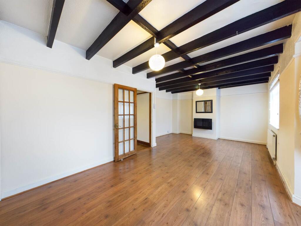 Lounge &amp; Dining Room