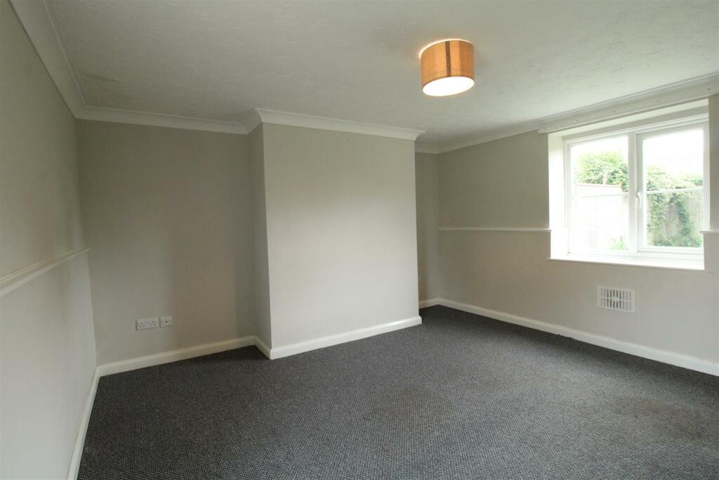 Dining room / Bedroom 3
