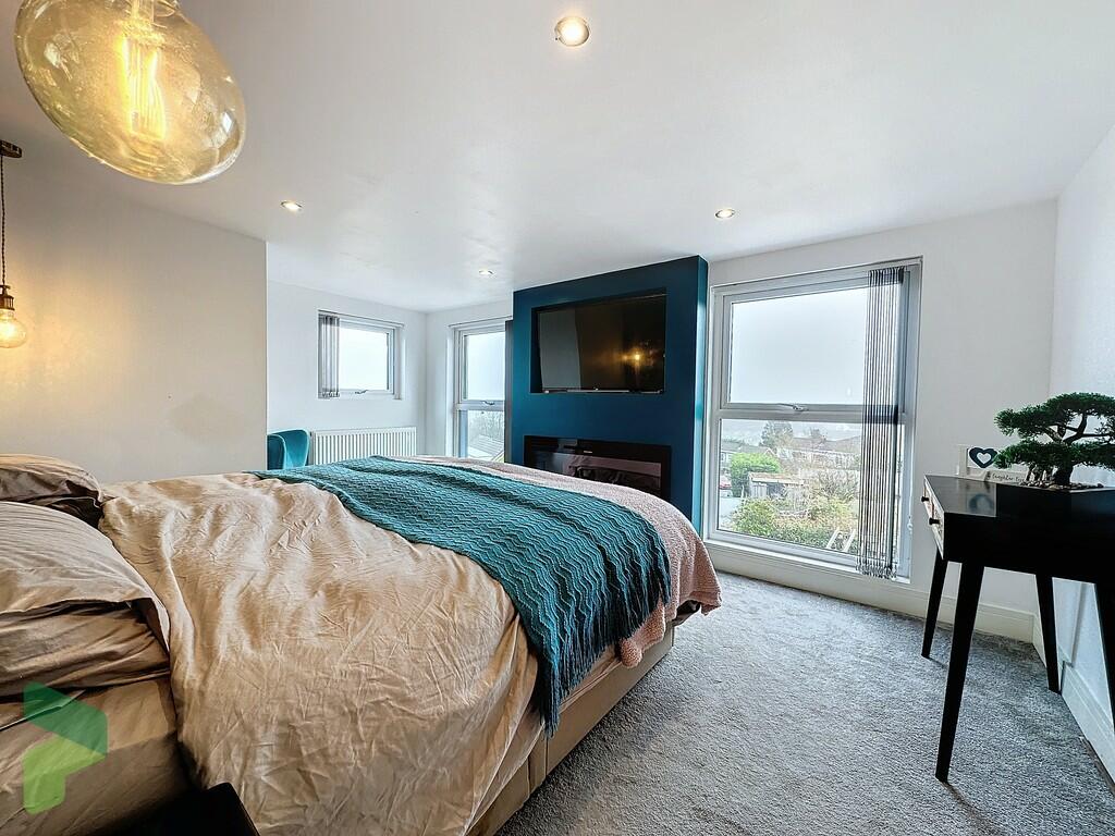 Main bedroom 2nd ...