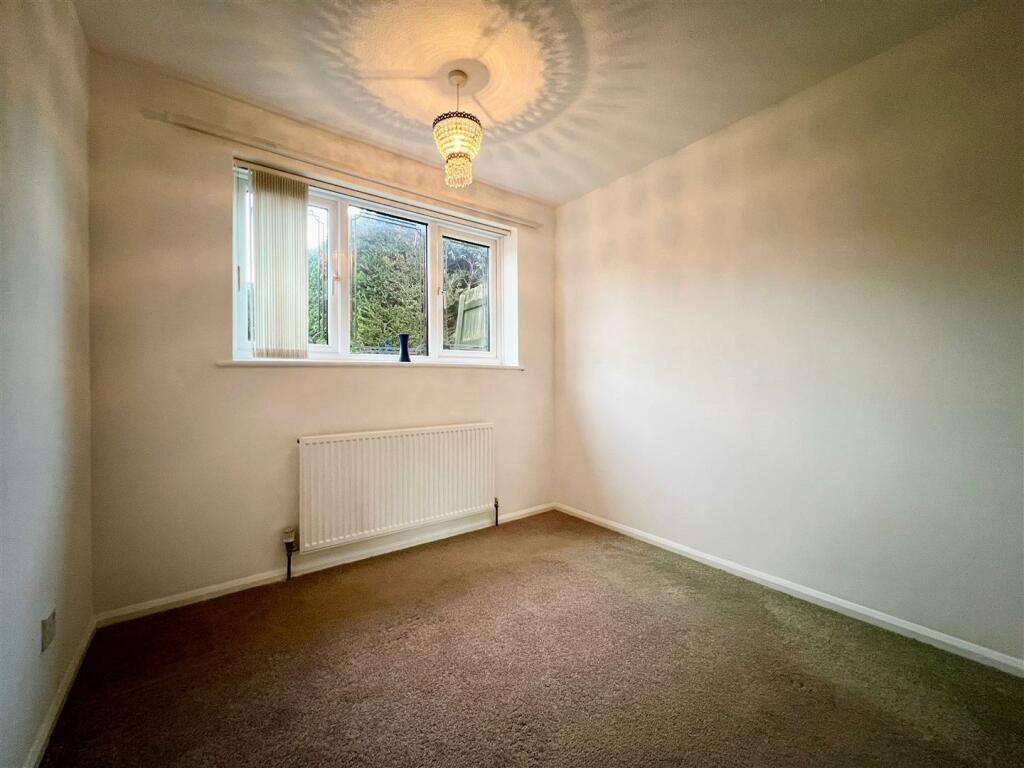 USE bedroom 1 (2).jpg