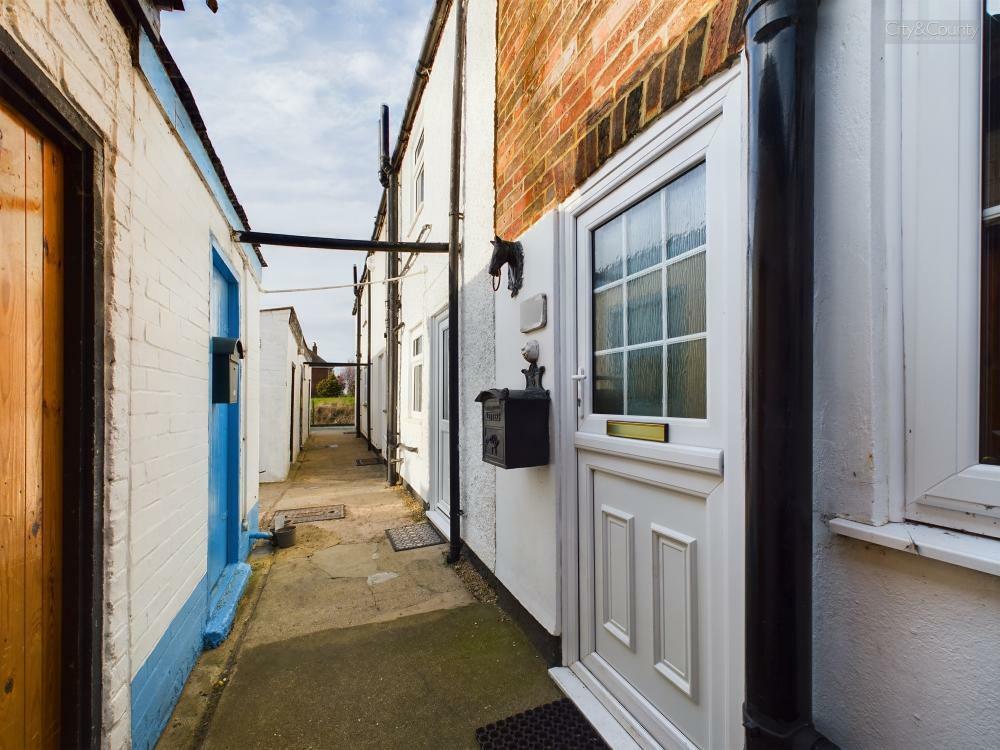 Rear Access - Passage Way