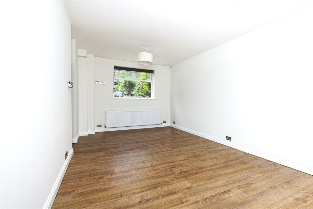 Bramleys Estate Agents - Butternab Road (family ro