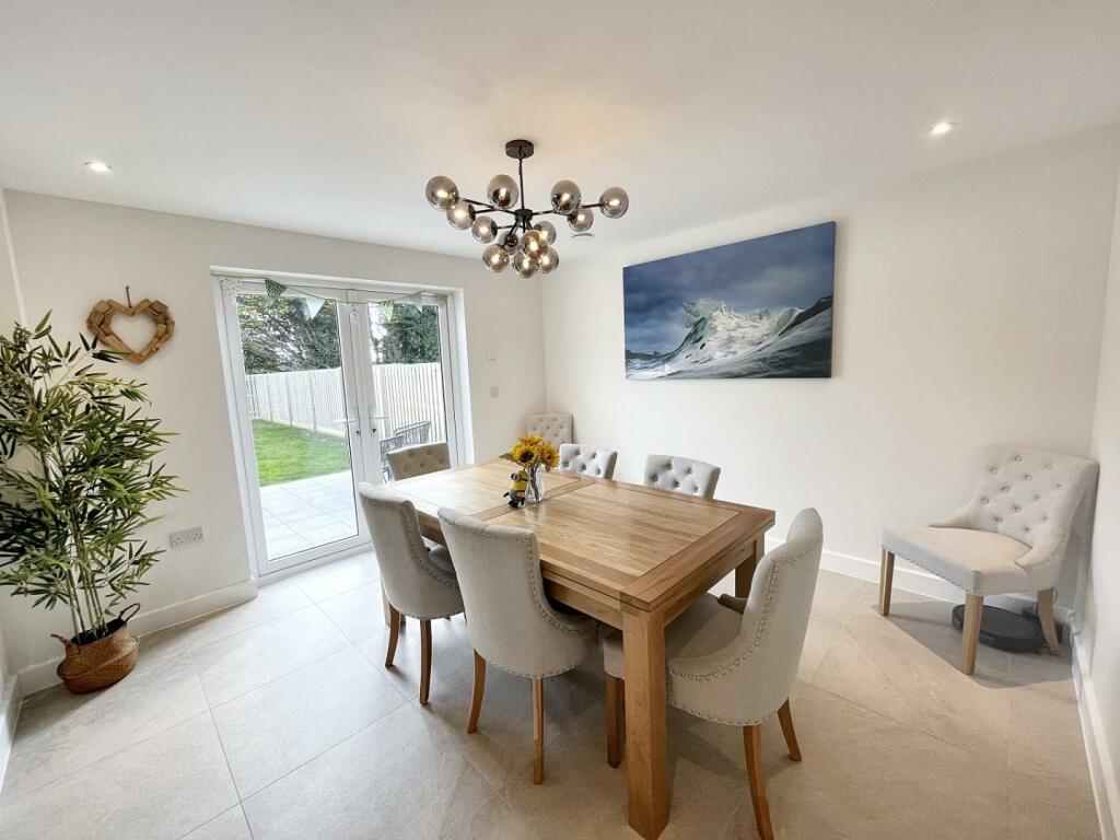 Dining Room.jpg