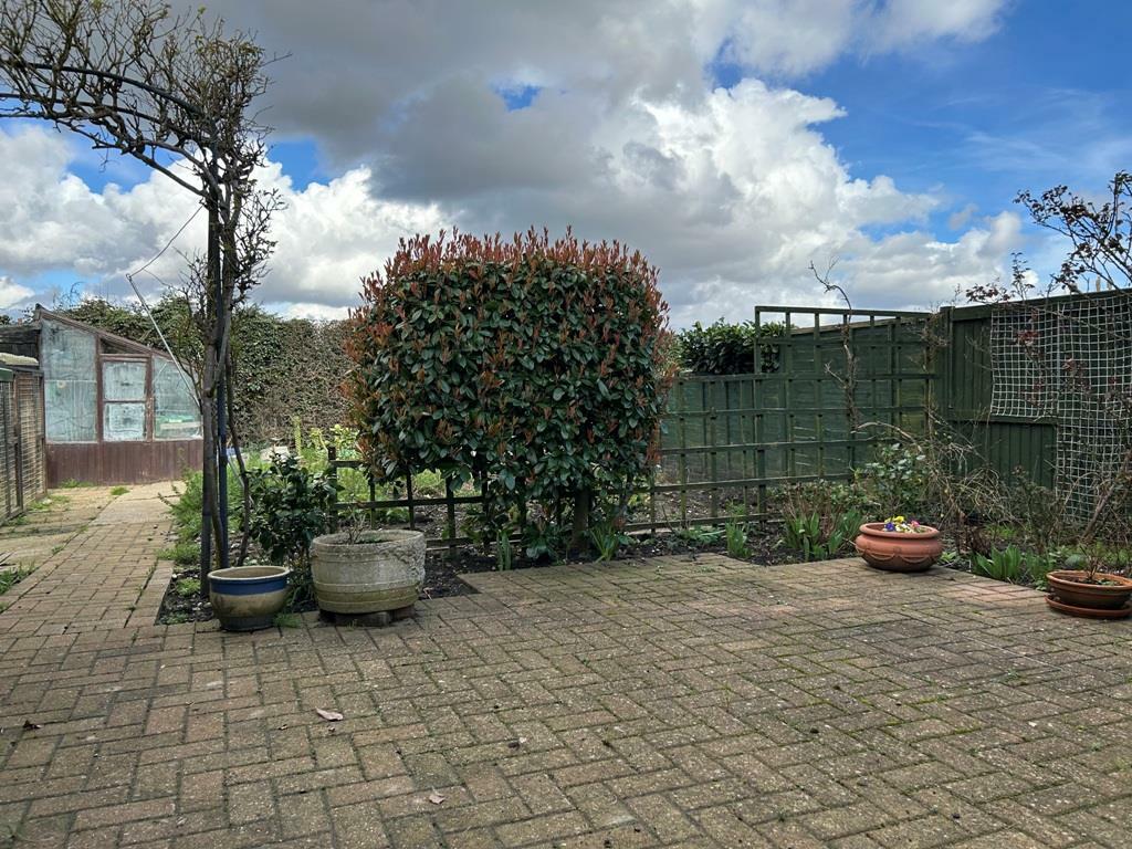 OUTSIDE (REAR)