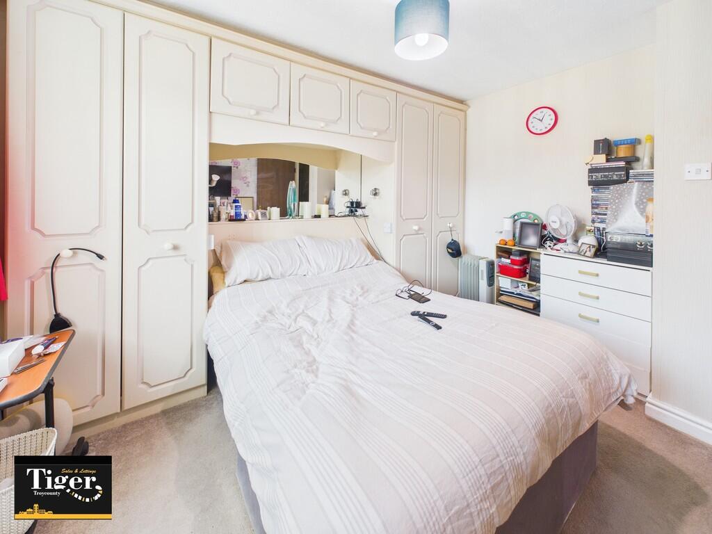 CAM02176G0-PR0776...