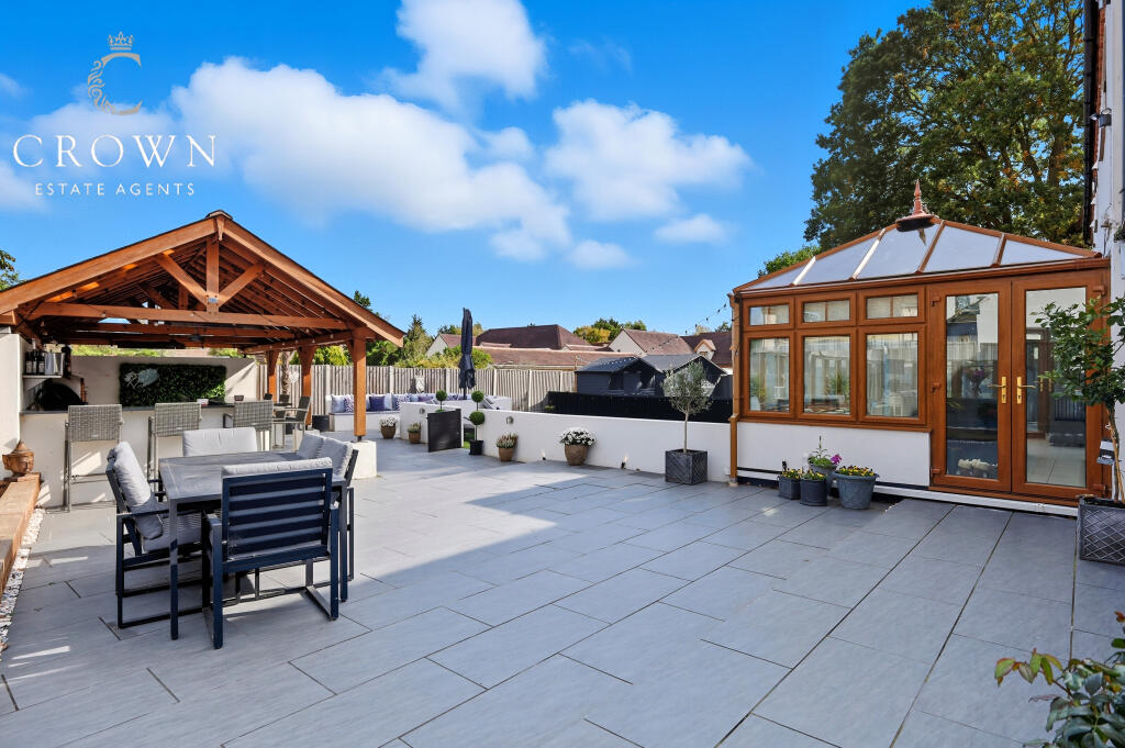 Access from the Kitchen/Family Room to the garden.
