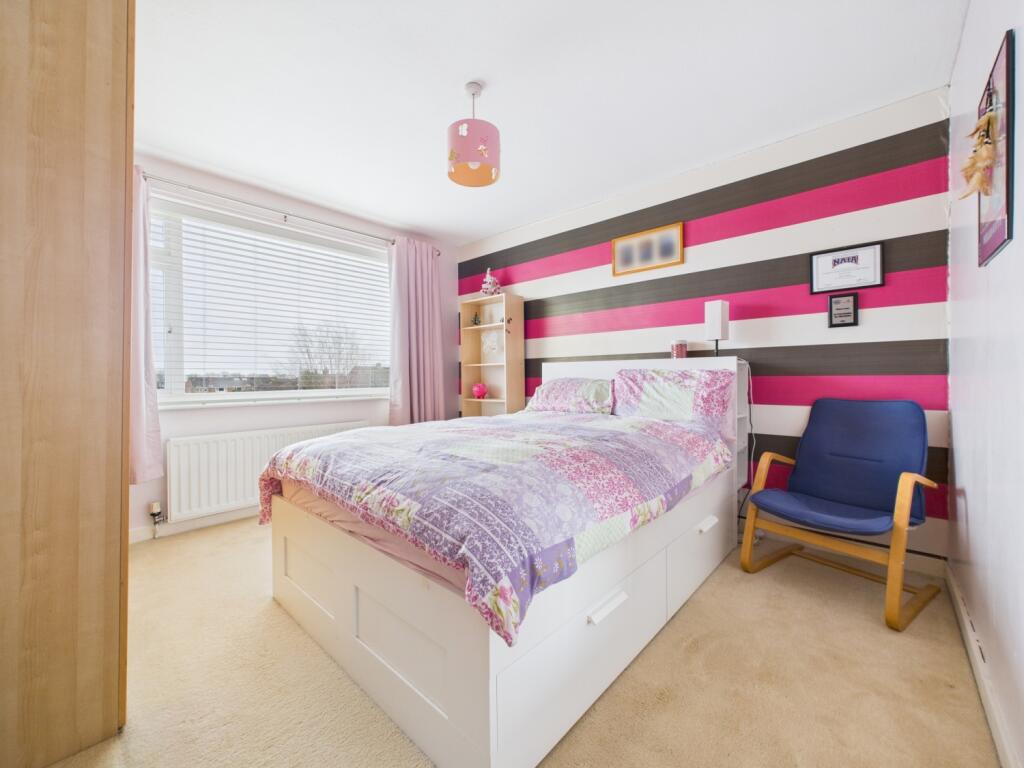 CAM02195G0-PR0095-STILL029