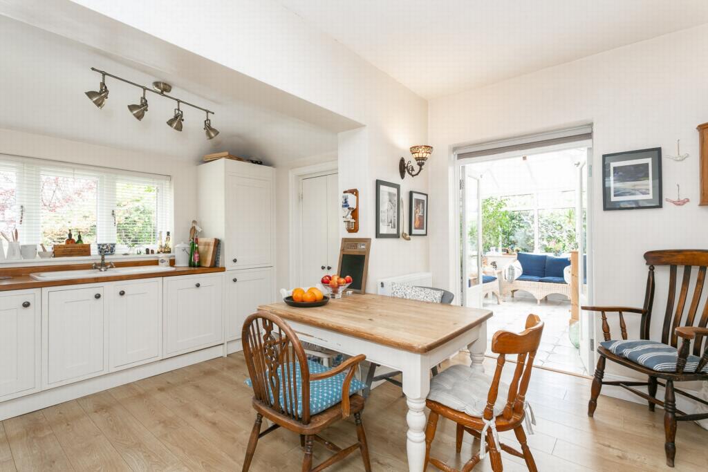 Kitchen/breakfast rm