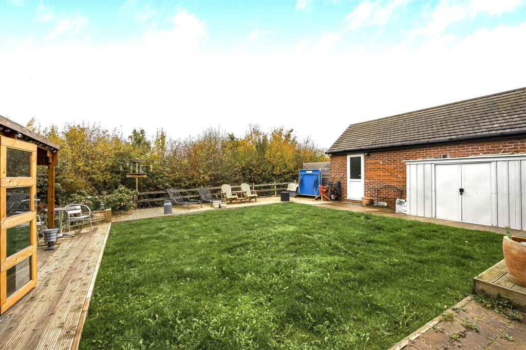 1 Buttercup Close