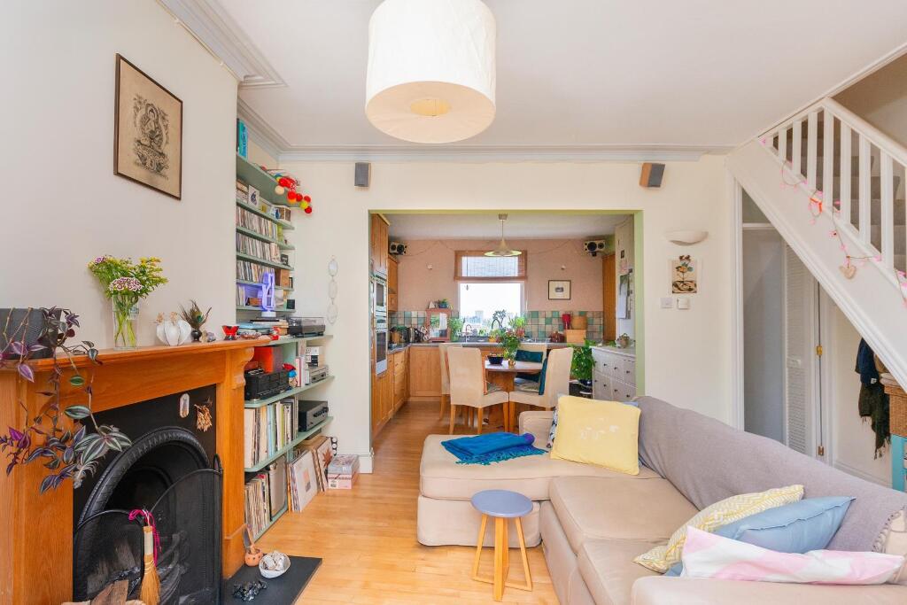 0V7STN - Living Room B.jpg