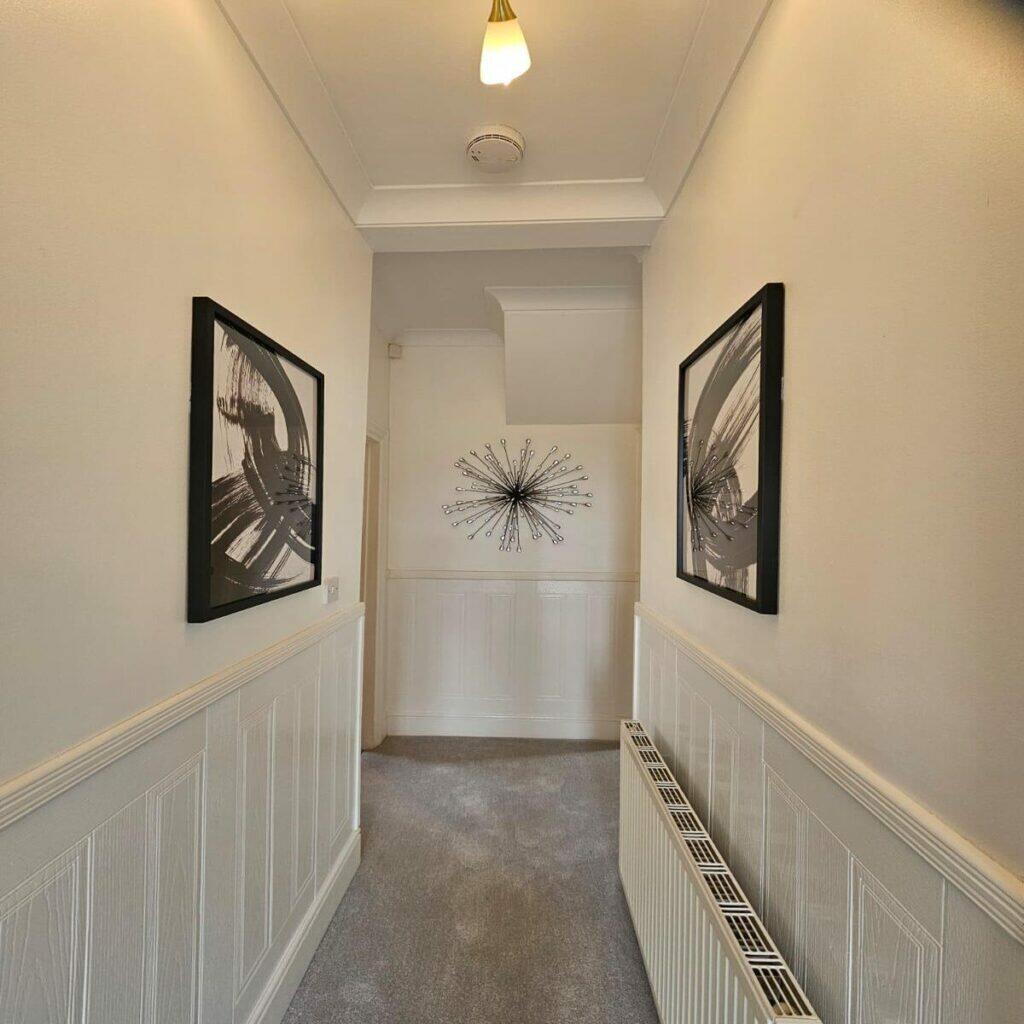 Glenhurst, Flint Hill Bank- Hallway