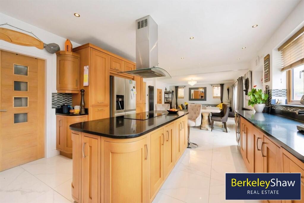 Kitchen diner/family room (4)