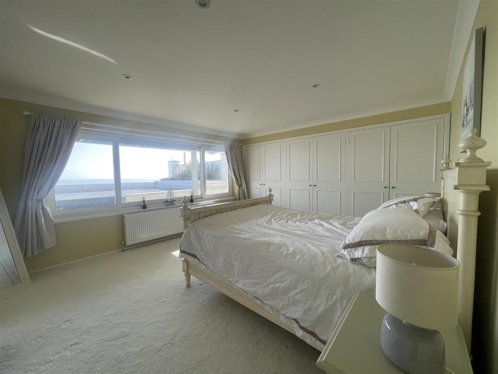 Keelan Bed 2.JPG
