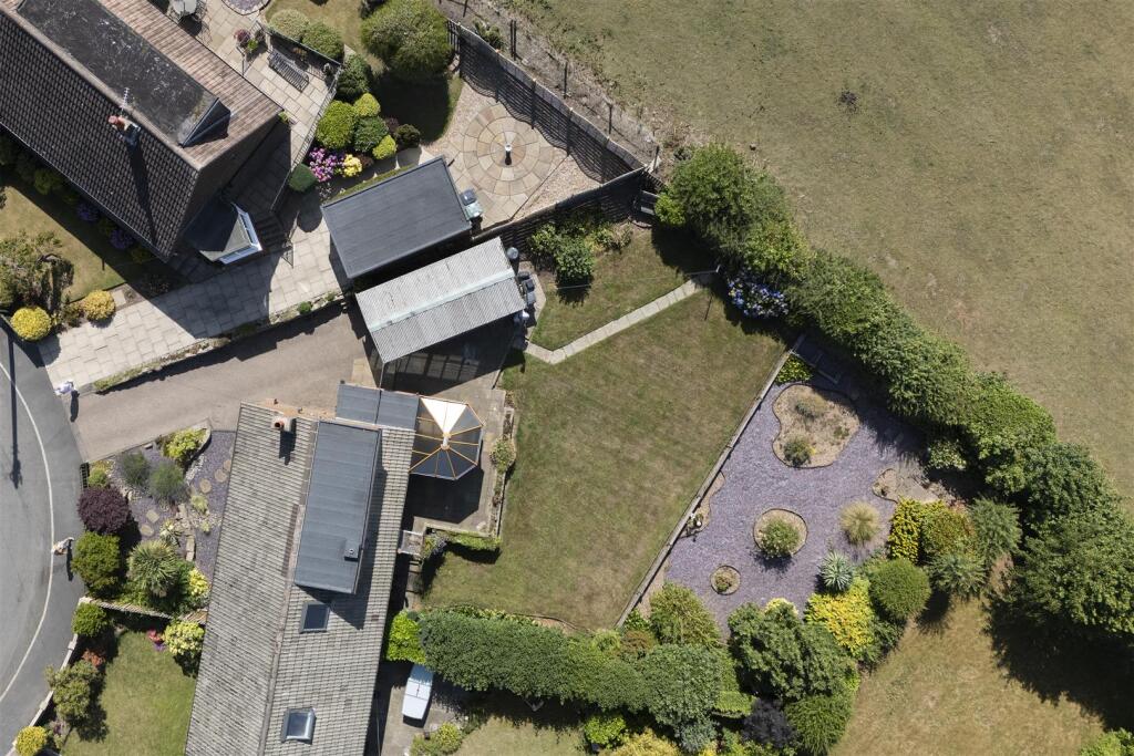 Bramleys Estate Agents - Lydgate Drive - Lepton (3