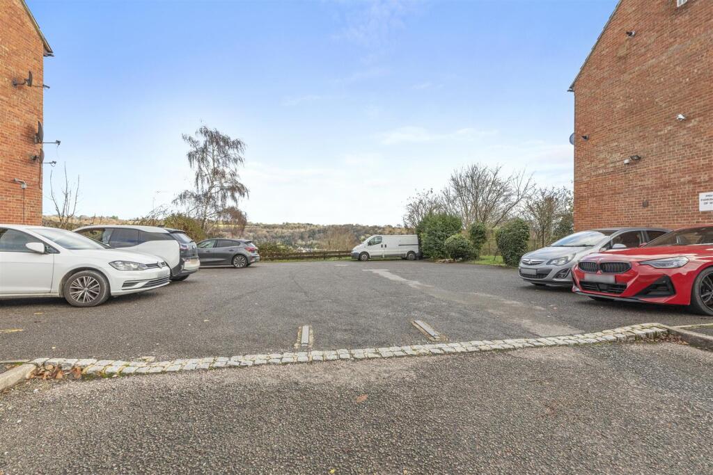 10 Windrush Court, HP13 7UL-10.jpg