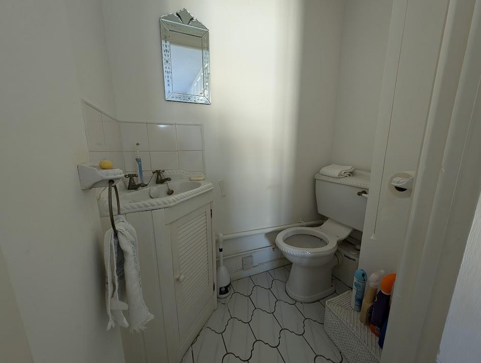 ensuite.jpg