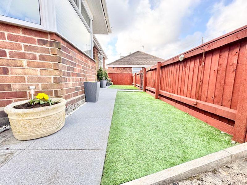Front garden view 2