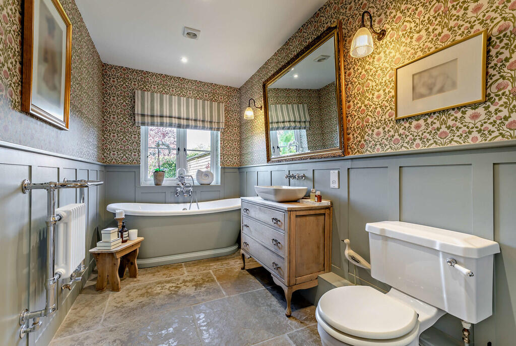 8644635-interior2...
