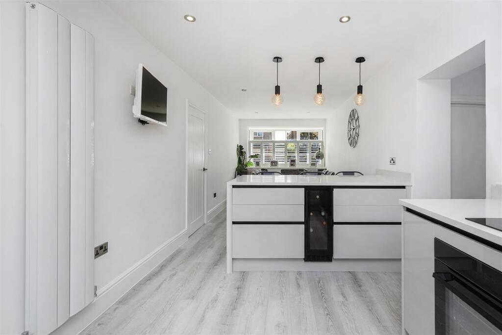 Bramleys Estate Agents - Cheviot Way - Mirfield (6