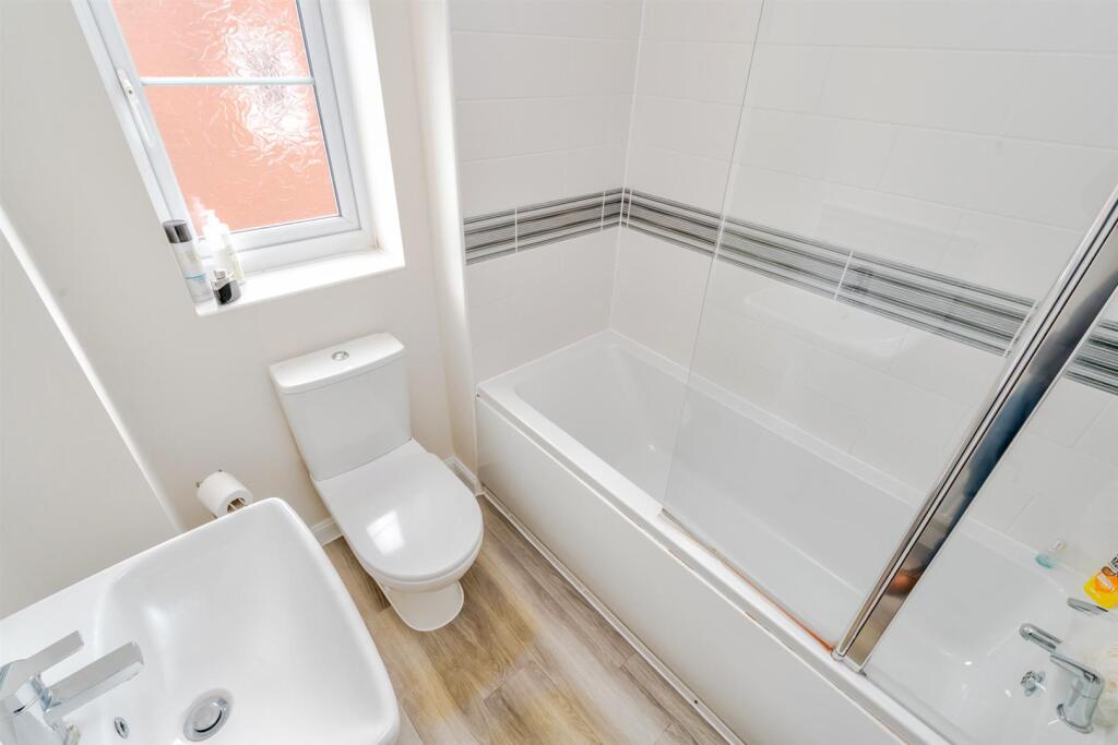 23, Hallum Way, Hednesford, Cannock, WS12 4TX (12 