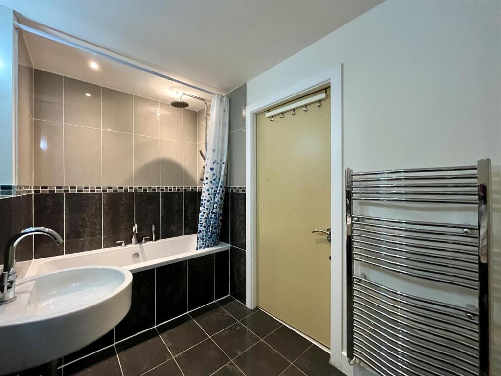 Bathroom Aspect 2