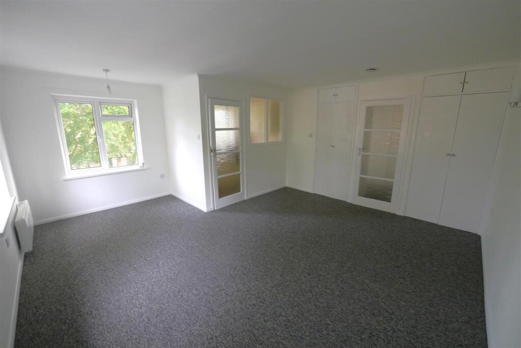 Studio Room