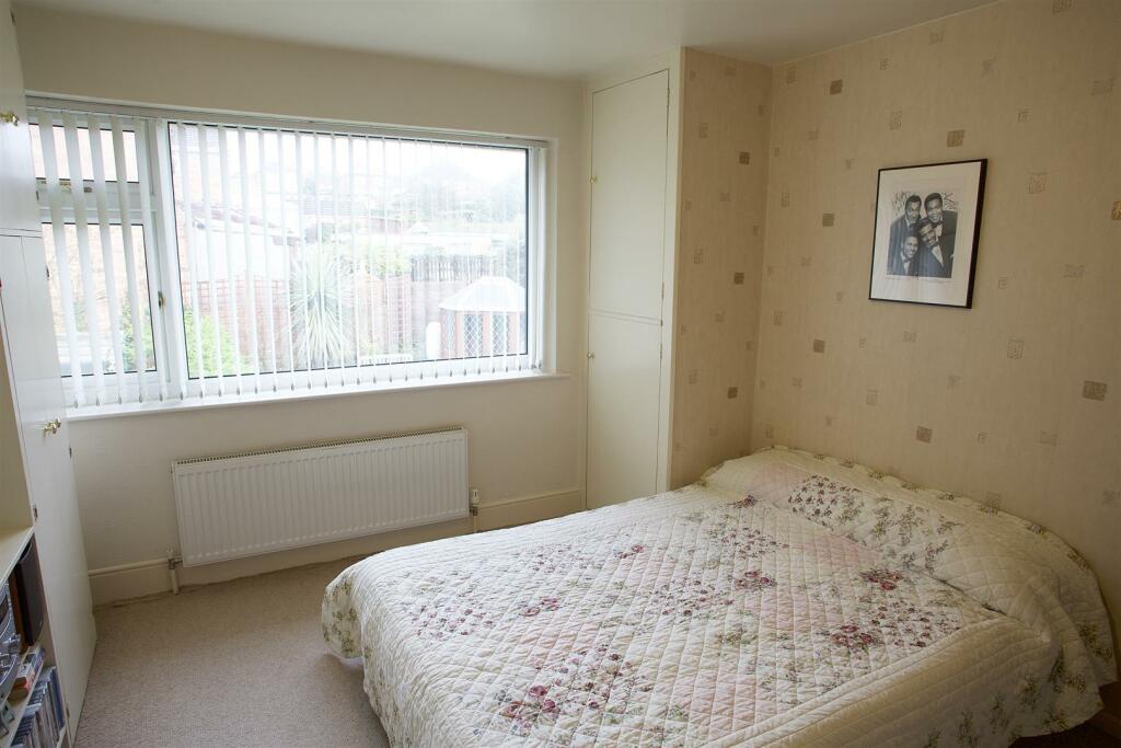 Bedroom 2a.jpg