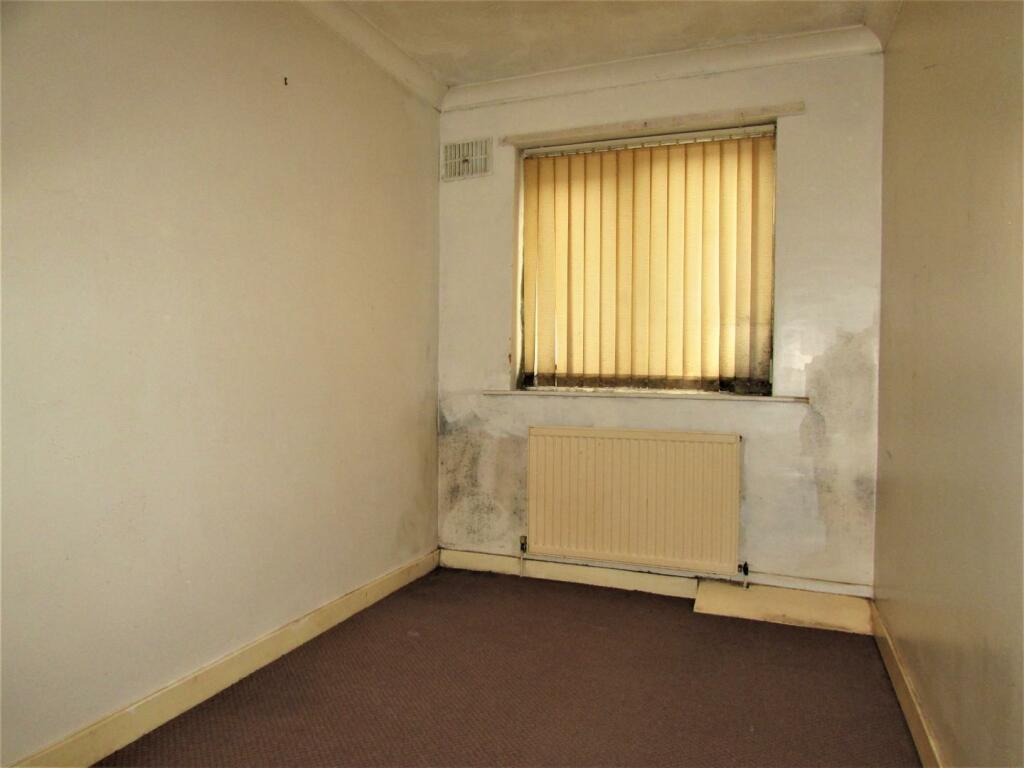 DovedaleSt14bed2.JPG