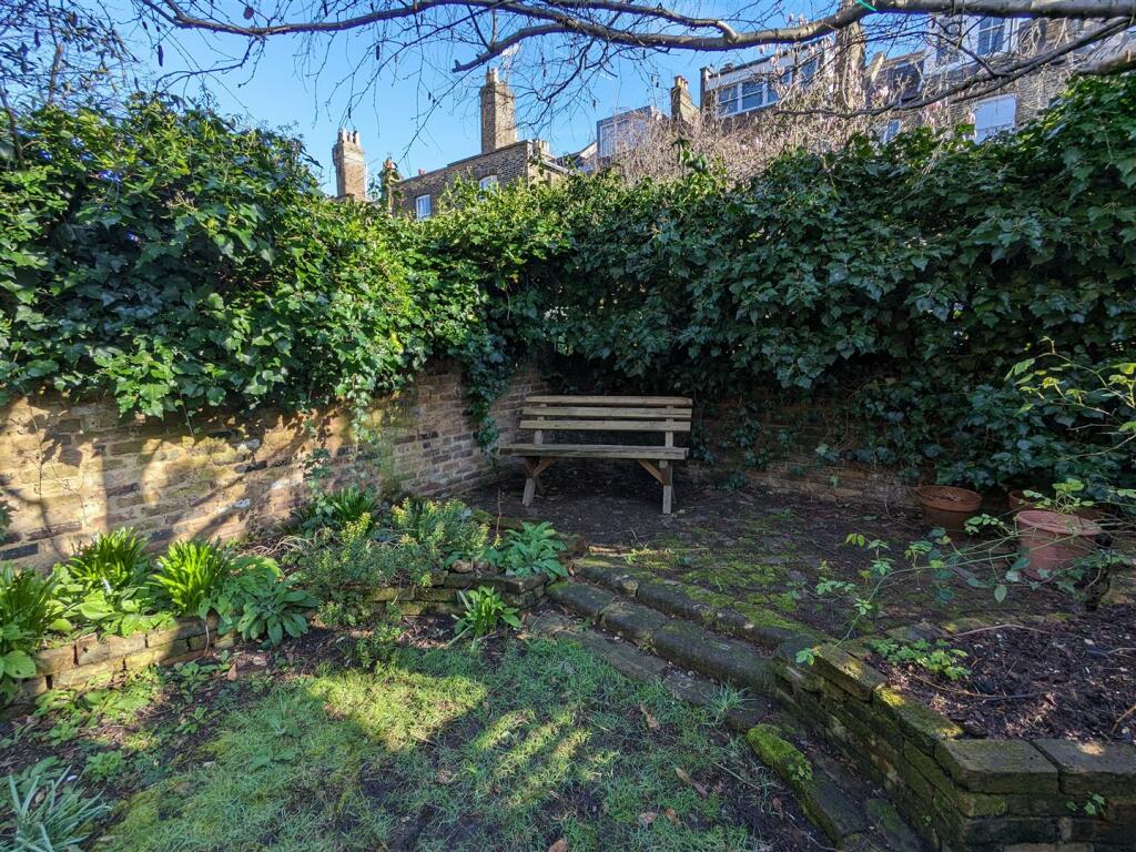 Outside_Garden Seat.jpg
