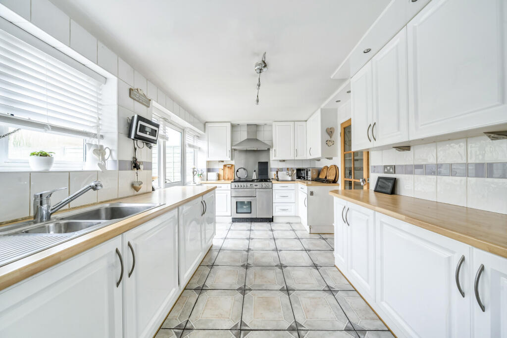 1346547-15-68b16f...