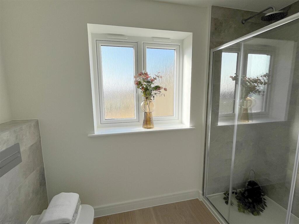 Ensuite Shower Room.jpg