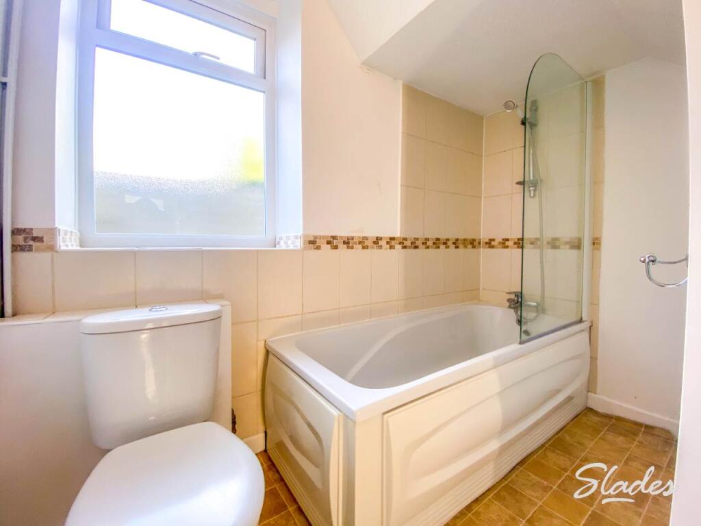 BATHROOM 2