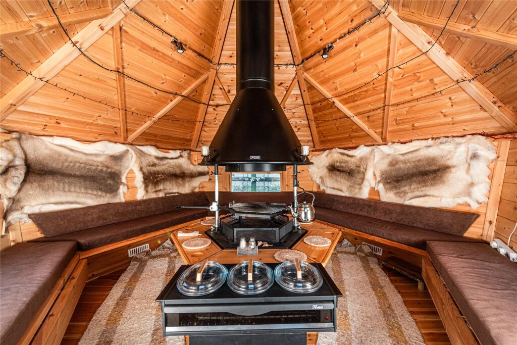Bbq Lodge