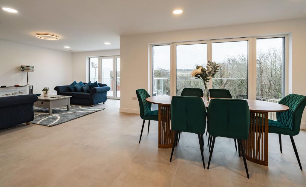 Sitting Room/ Kitchen / Dining Room