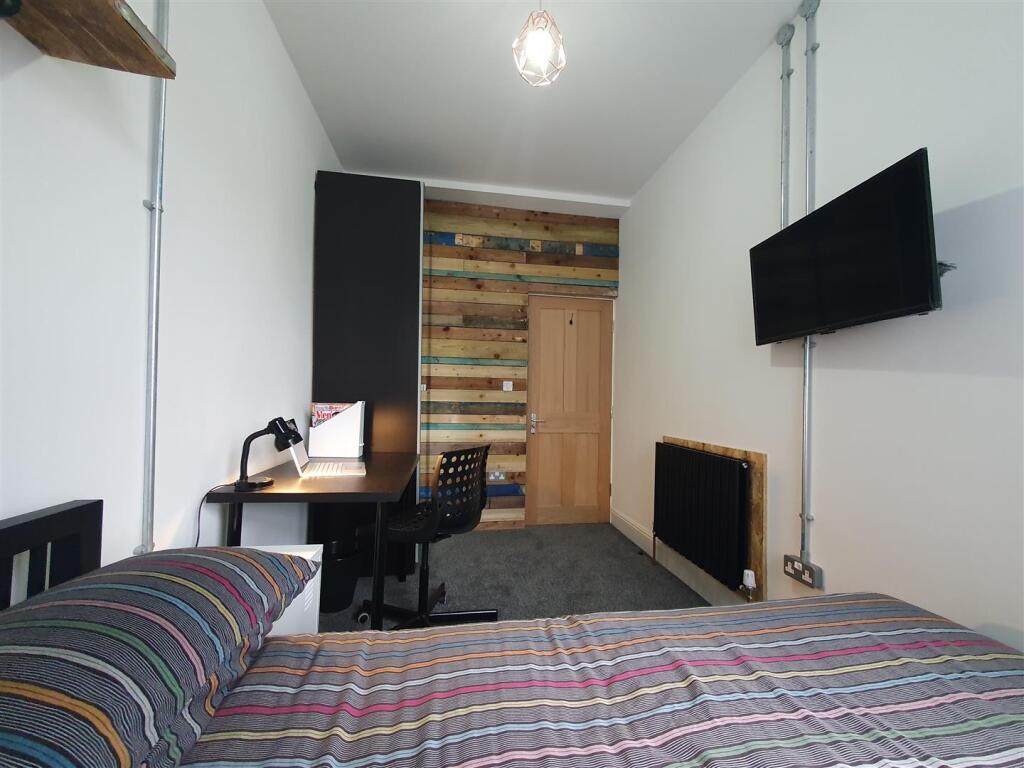 Bedroom3.jpg