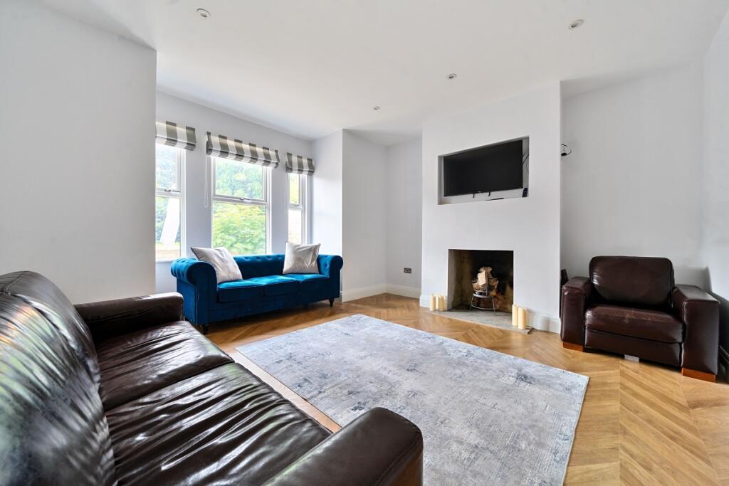 1296463-29-682af2...